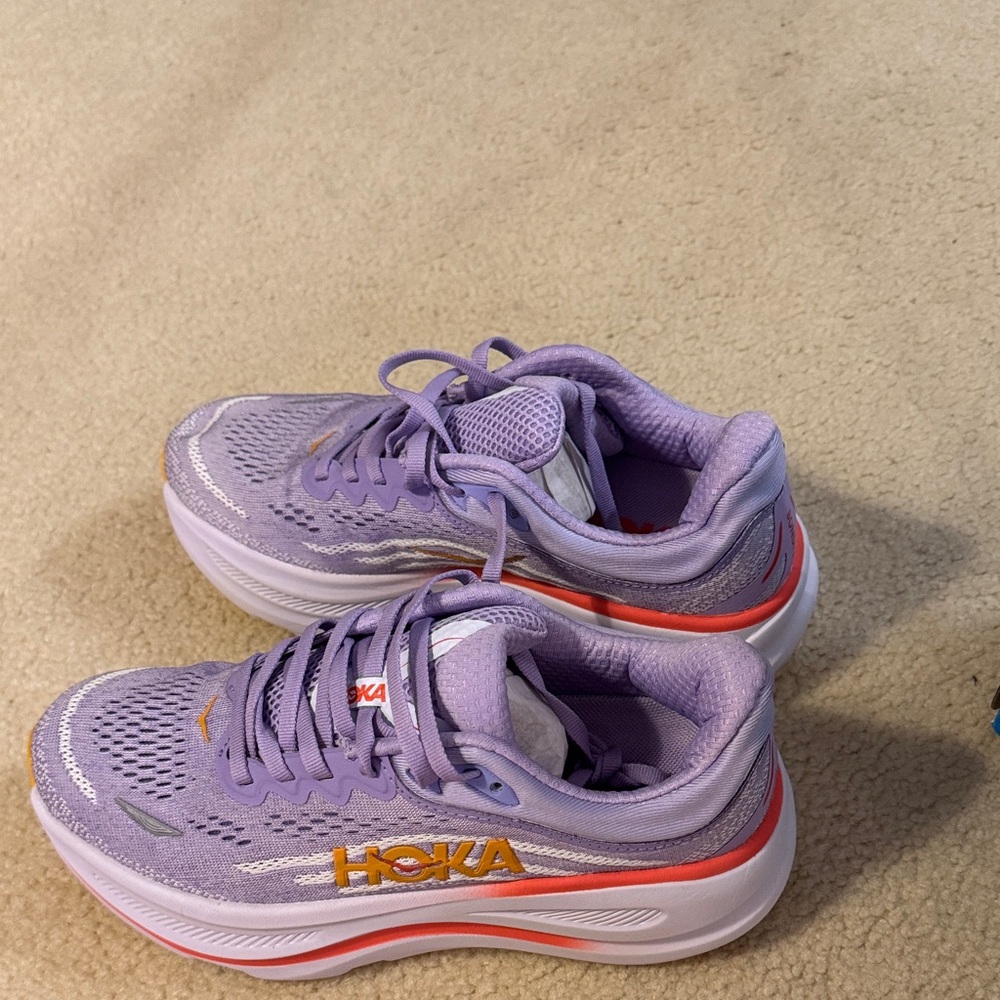 Great Deal! Hoka Bondi 9 in lavender. Size 6.5 medium width. New with box.